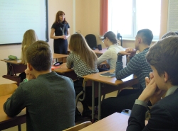 Очередные занятия для старшеклассников в средних школах Калининграда.